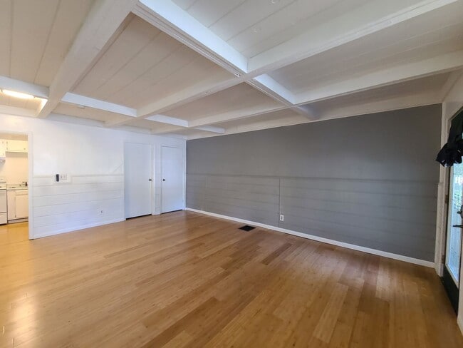 Foto del edificio - 460 W Napier Ave