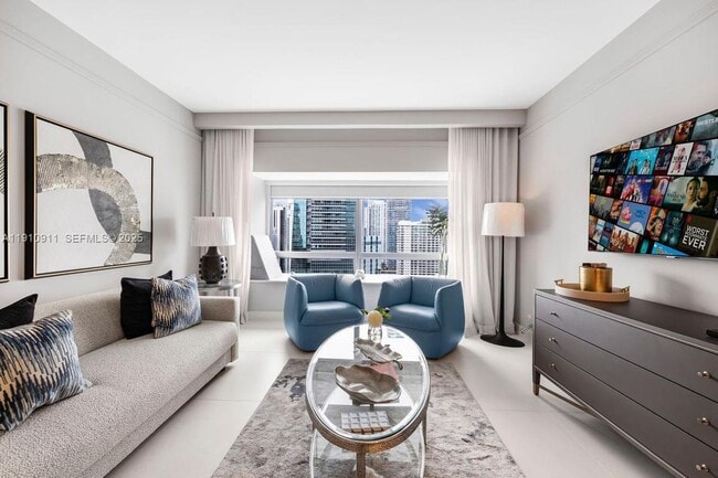 Building Photo - 1435 Brickell Ave