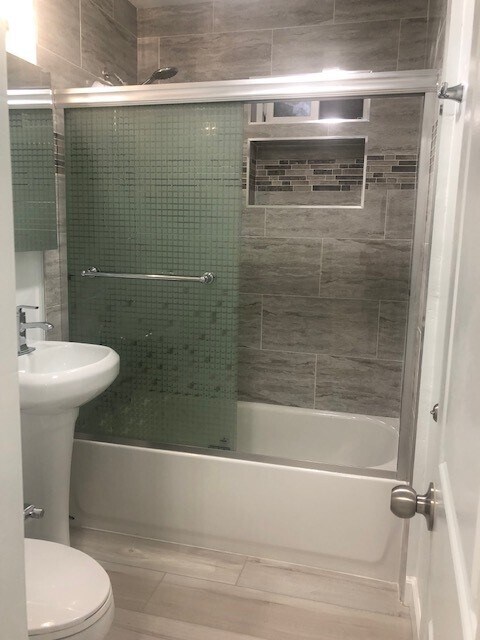 Baño - 1014 Thompson Ave