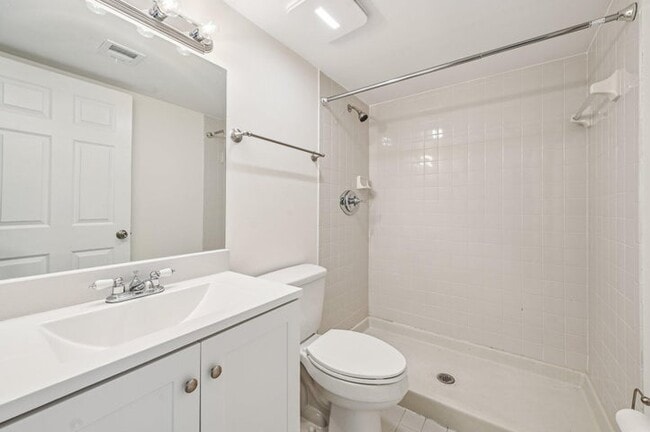 Building Photo - 4075 Village Dr