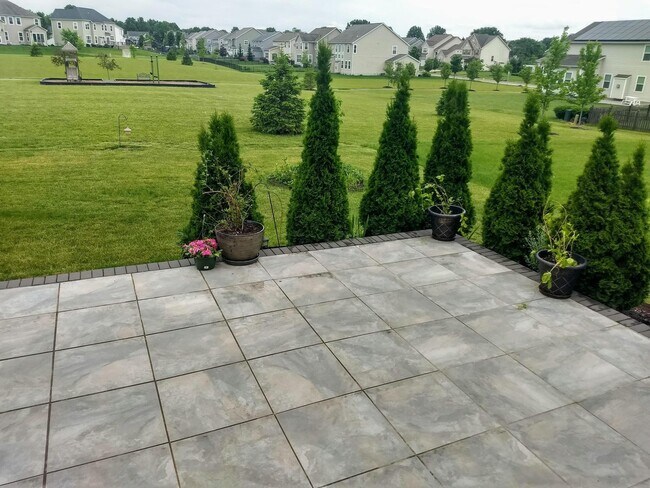Foto del edificio - 920 Farmington Ln