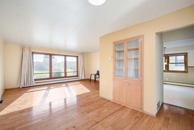 Foto del edificio - 4321 N 99th St