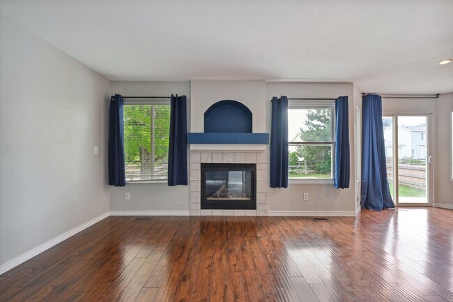 Foto del edificio - 4 Bedroom Single Family in Littleton