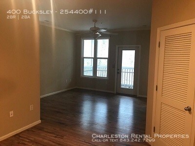 Foto del edificio - 400 Bucksley Ln