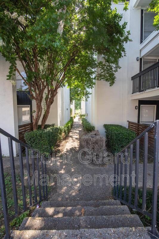 Foto del edificio - 2204 Ridgmar Plaza