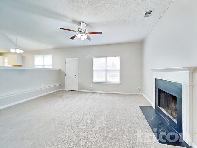 Foto del edificio - 4002 Ward Lake Trail