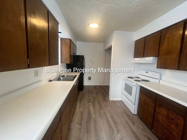 Foto del edificio - 353 E 15th St