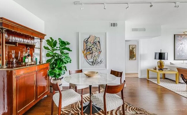 Foto del edificio - 3701 Turtle Creek Blvd