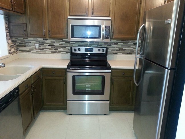 Building Photo - Beautiful Heatherwood Condo