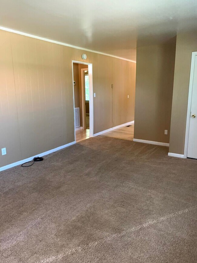 Building Photo - 2 br, 1 bath House - 105 Chamberlain Circle