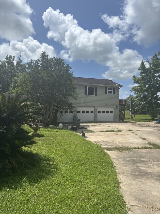 Building Photo - 5324 Aurora Dr