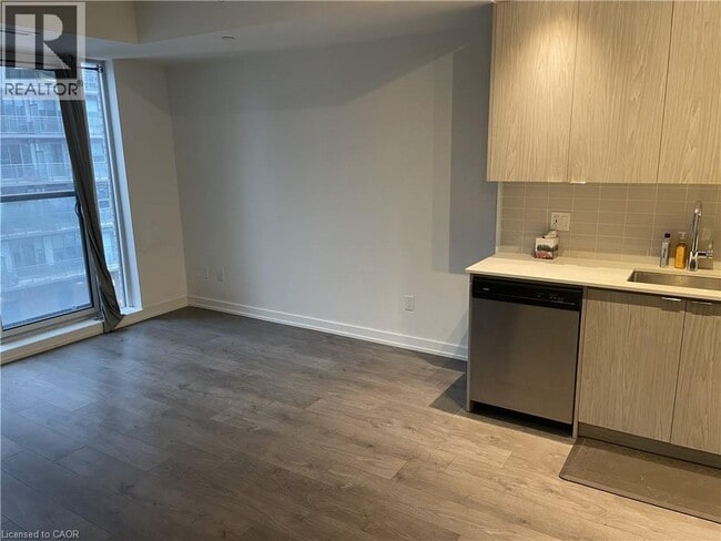 Building Photo - 55 Duke St W