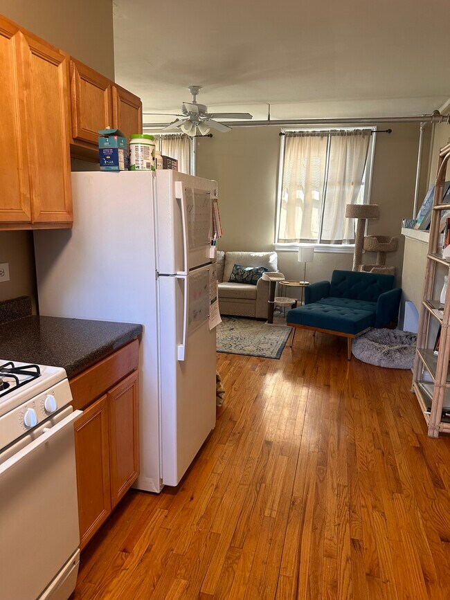 Foto del edificio - 2244 W Farwell Ave