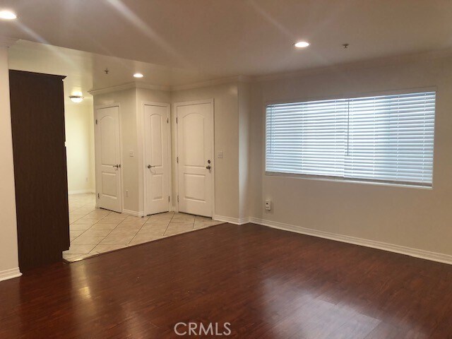 Foto principal - 13525 Vanowen St