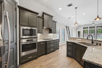 Building Photo - 103 Boarsmen Ct