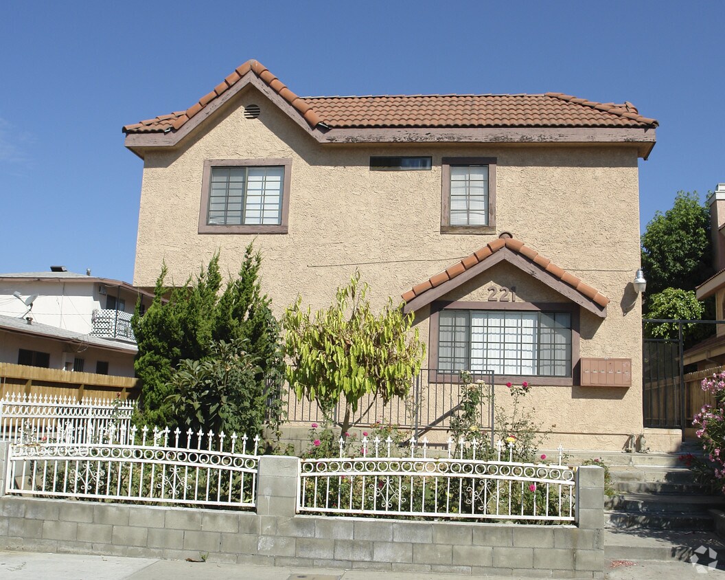 Foto del edificio - 221 W Alhambra Rd