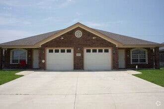 Building Photo - 4900 Heather Ln