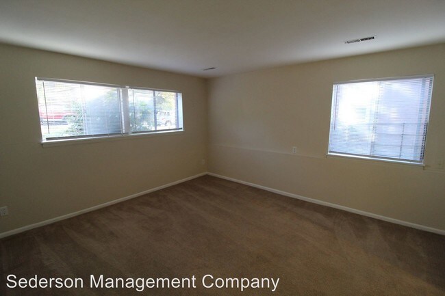 Building Photo - 2 br, 1 bath Apartment - 4450 FRANCIS