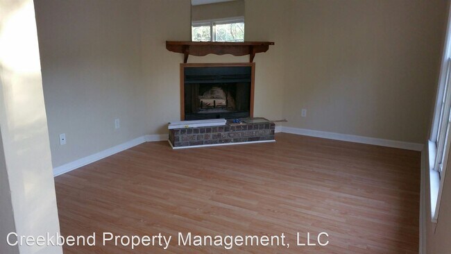 Building Photo - 2 br, 1.5 bath House - 1506 B Theresa Drive