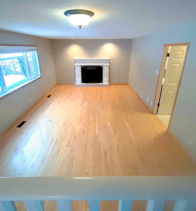 Building Photo - 10703-10114 114 Ave