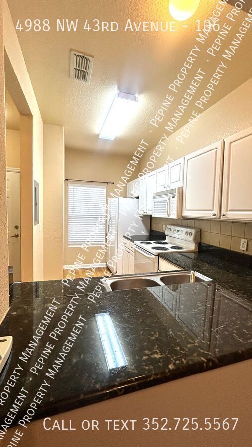 Foto del edificio - 4988 NW 43rd Ave