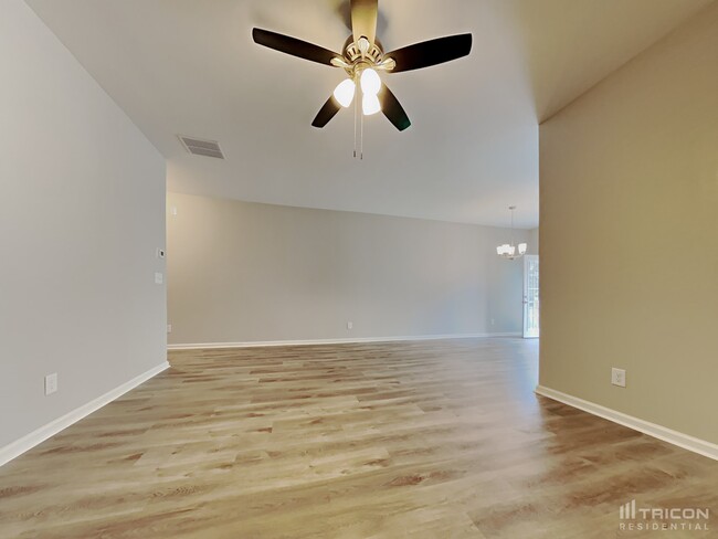 Foto del edificio - 4692 Beacon Ridge Ln