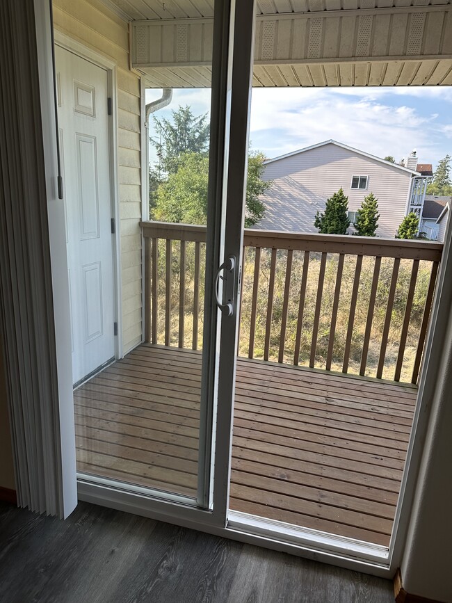 Foto del edificio - Upper Unit 2 Bedroom 1 Bath