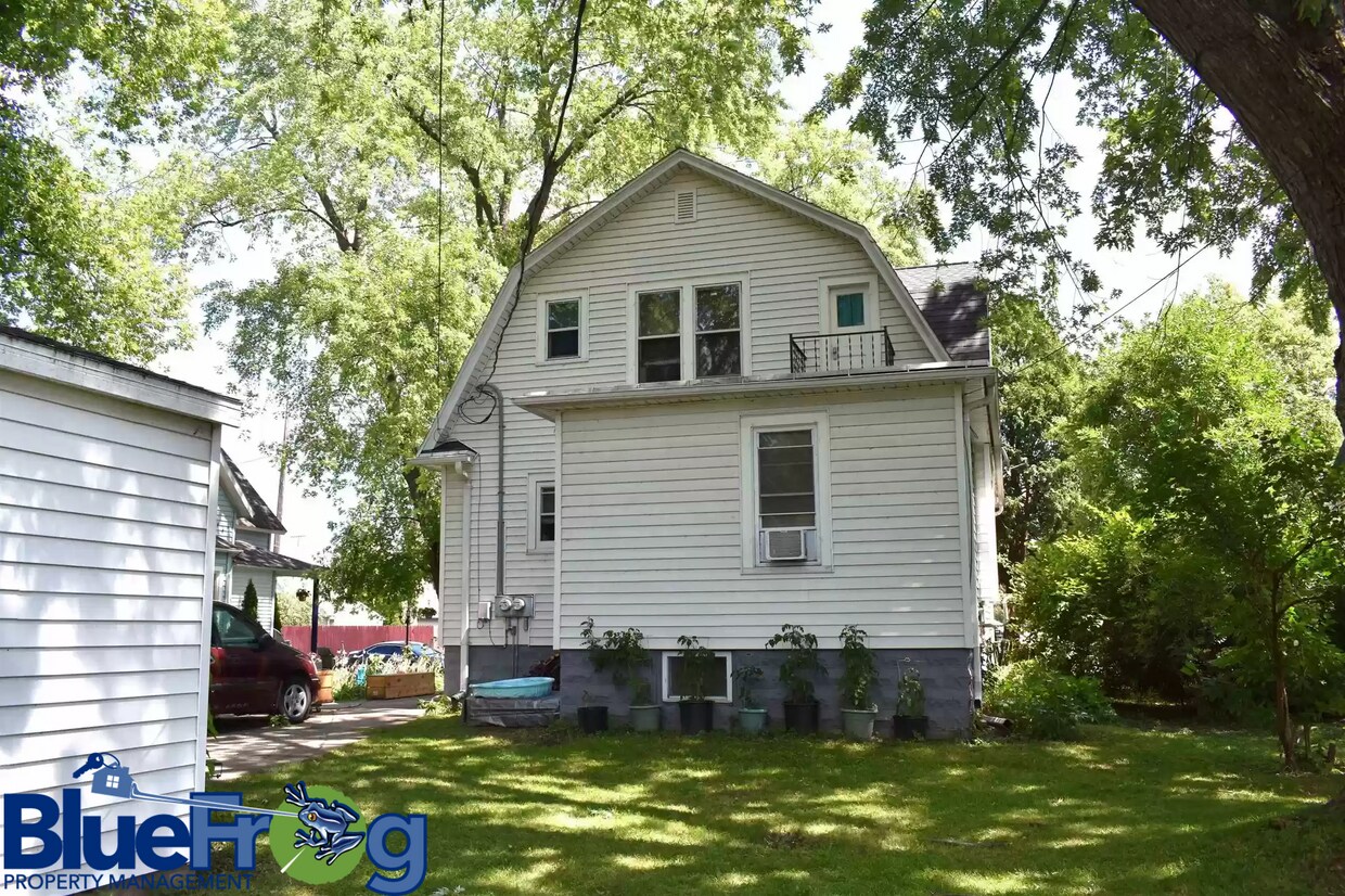 818 S Maple Ave, Green Bay, WI 54304 House Rental in Green Bay, WI