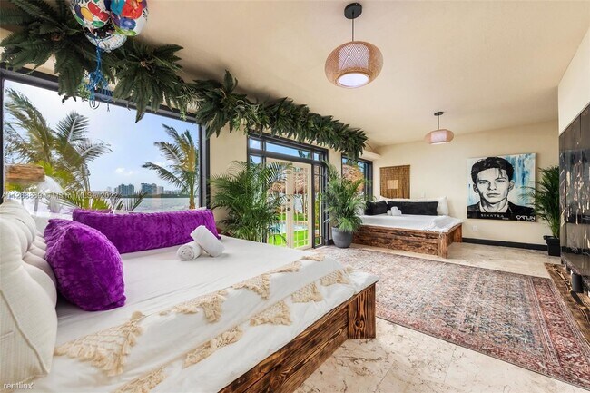 Foto del edificio - 5 br, 4 bath House - 1270 NE 87th St