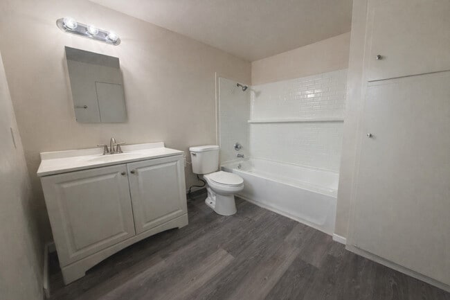Bathroom - Alpine Townhouse Apartments
