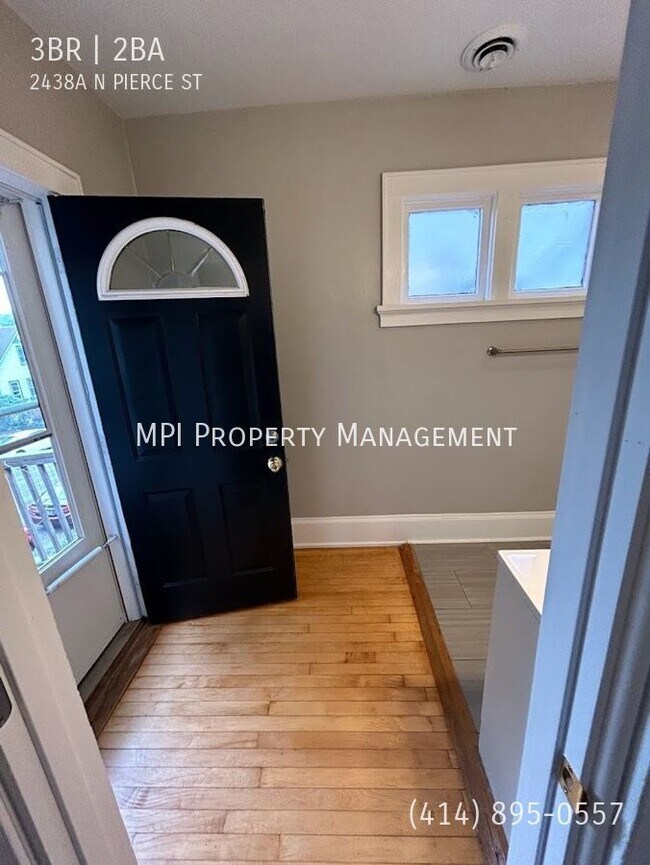 Foto del edificio - 2438A N. Pierce Street - 3 Bedroom, 2 Bath...