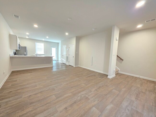 Foto del edificio - 426 Creekbed Cir