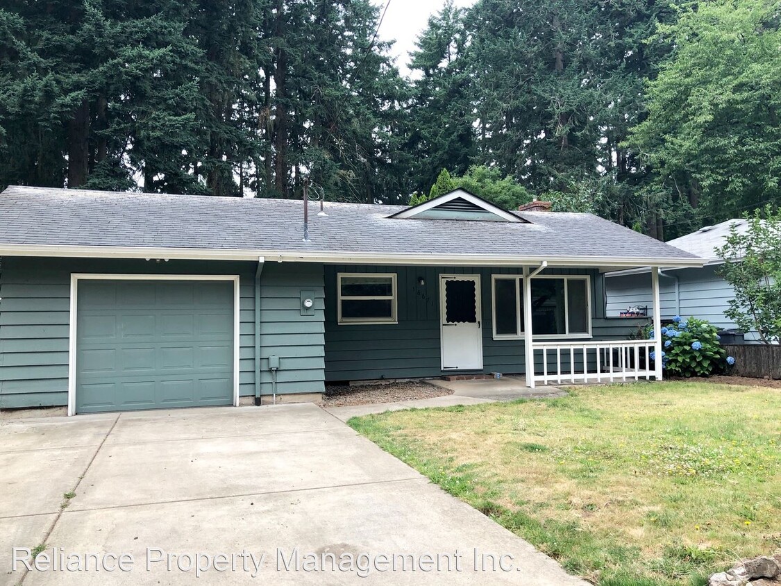 Primary Photo - 3 br, 1 bath House - 16671 Lake Forest Blvd.
