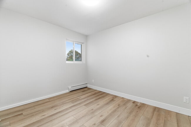 Photo du bâtiment - 14 Conway Dr