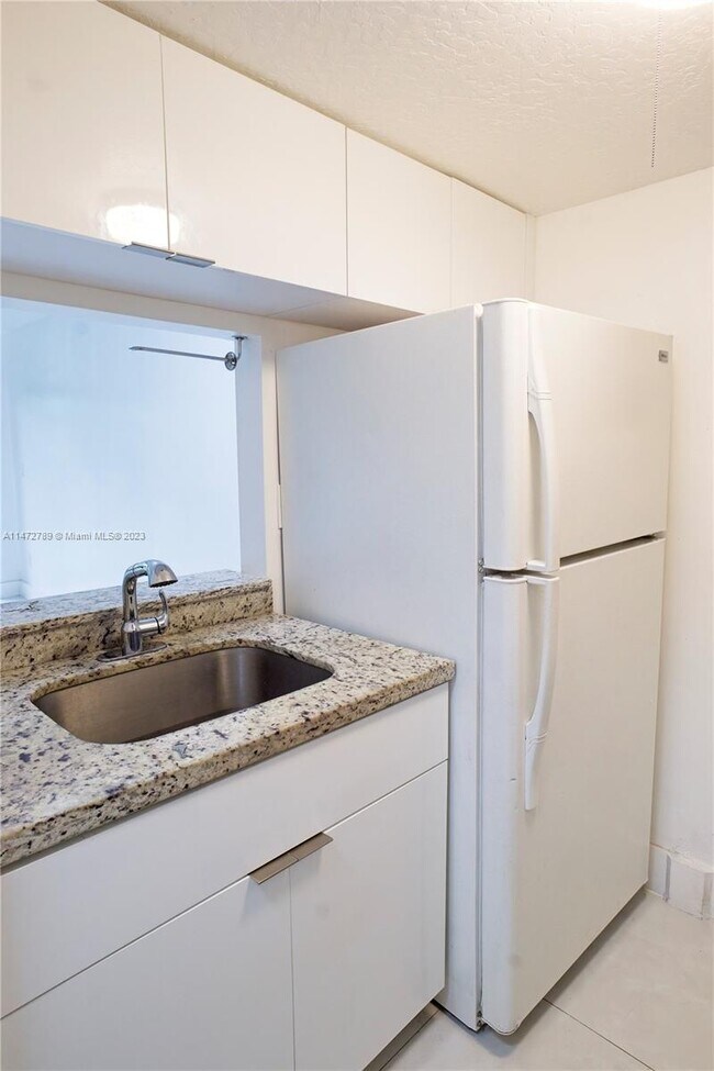 Foto del edificio - 4271 NW 11th St