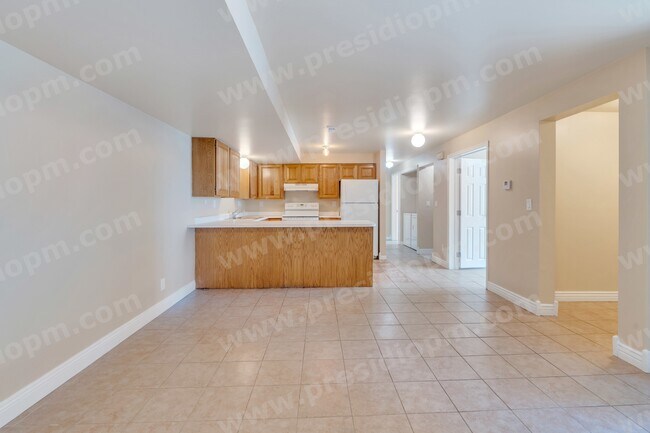 Building Photo - 1670 Hickory Ln