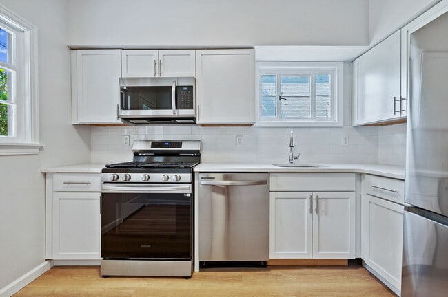 Building Photo - 306 Marie Ave