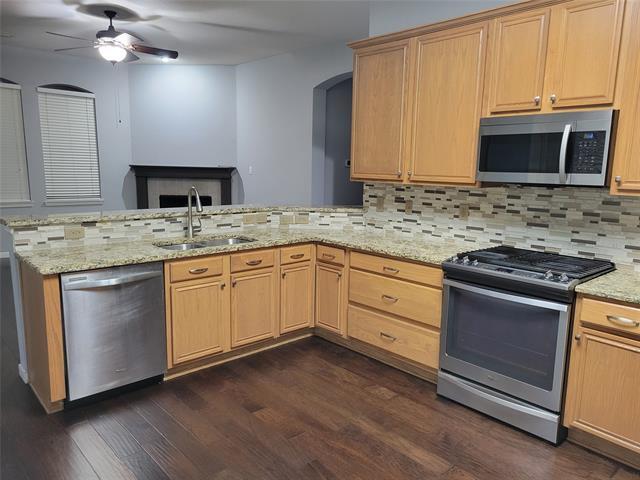 Foto del edificio - 6417 Blossom Trail