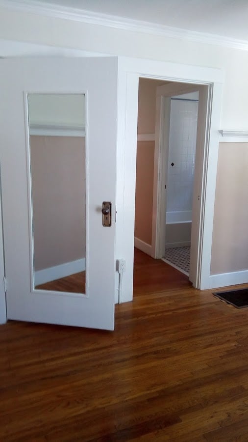 bed and hall - 420 El Centro St