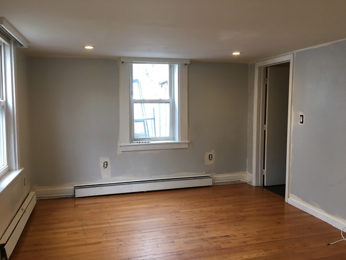Primary Photo - 22 Mt Pleasant St