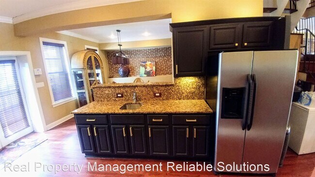 Foto del edificio - 3 br, 2.5 bath House - 819 Brooks Lane