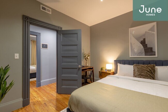 Foto del edificio - ROOM ONLY in 4-bed/1.0-bath Home