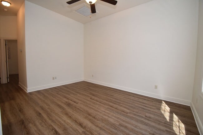 Building Photo - Pine Grove Apartments