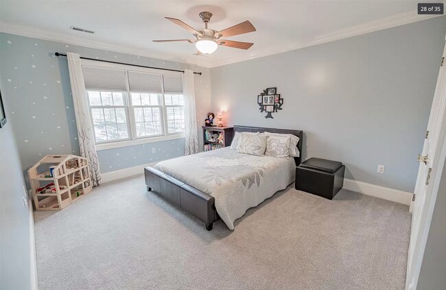 Foto del edificio - 912 Suncrest Pl