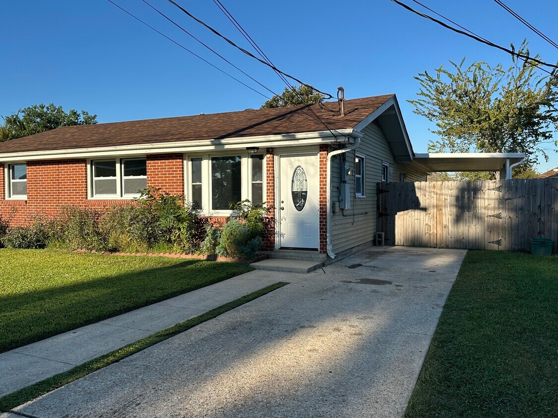Foto principal - 216 Grove Ave