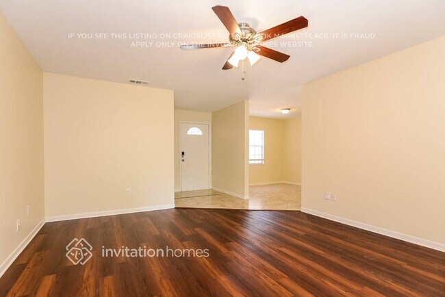 Foto del edificio - 5205 Garner Pl