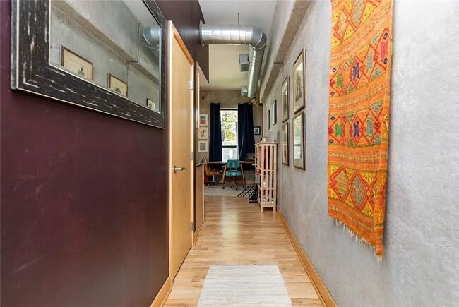 Building Photo - Modern 2-Bedroom, 2-Bathroom Condo – Prime...