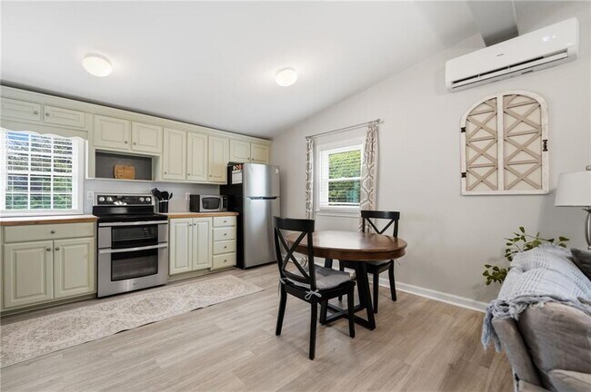 Foto del edificio - 1817 Hardman Ln