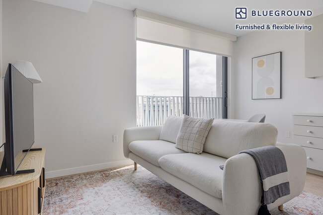 Building Photo - 200 Mesnager St