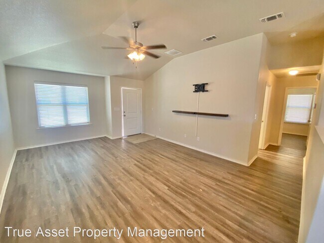 Building Photo - 3 br, 2 bath House - 7346 100th St